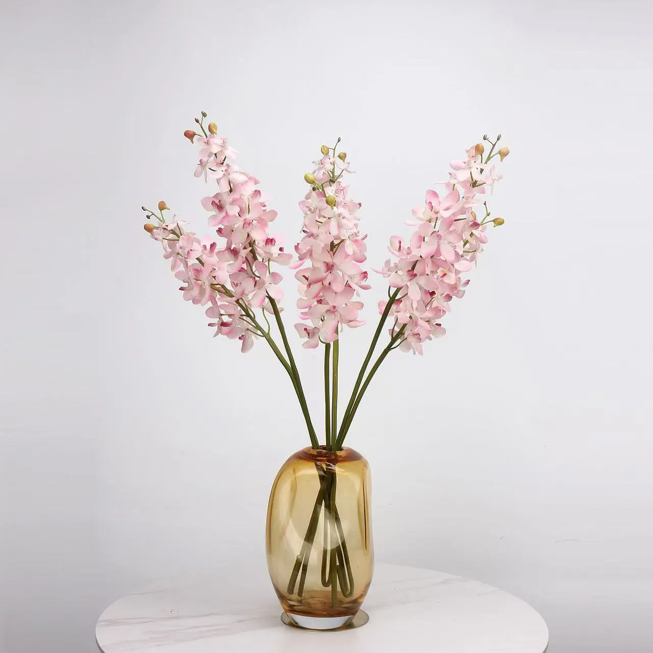 The application of decorated clay flower pots