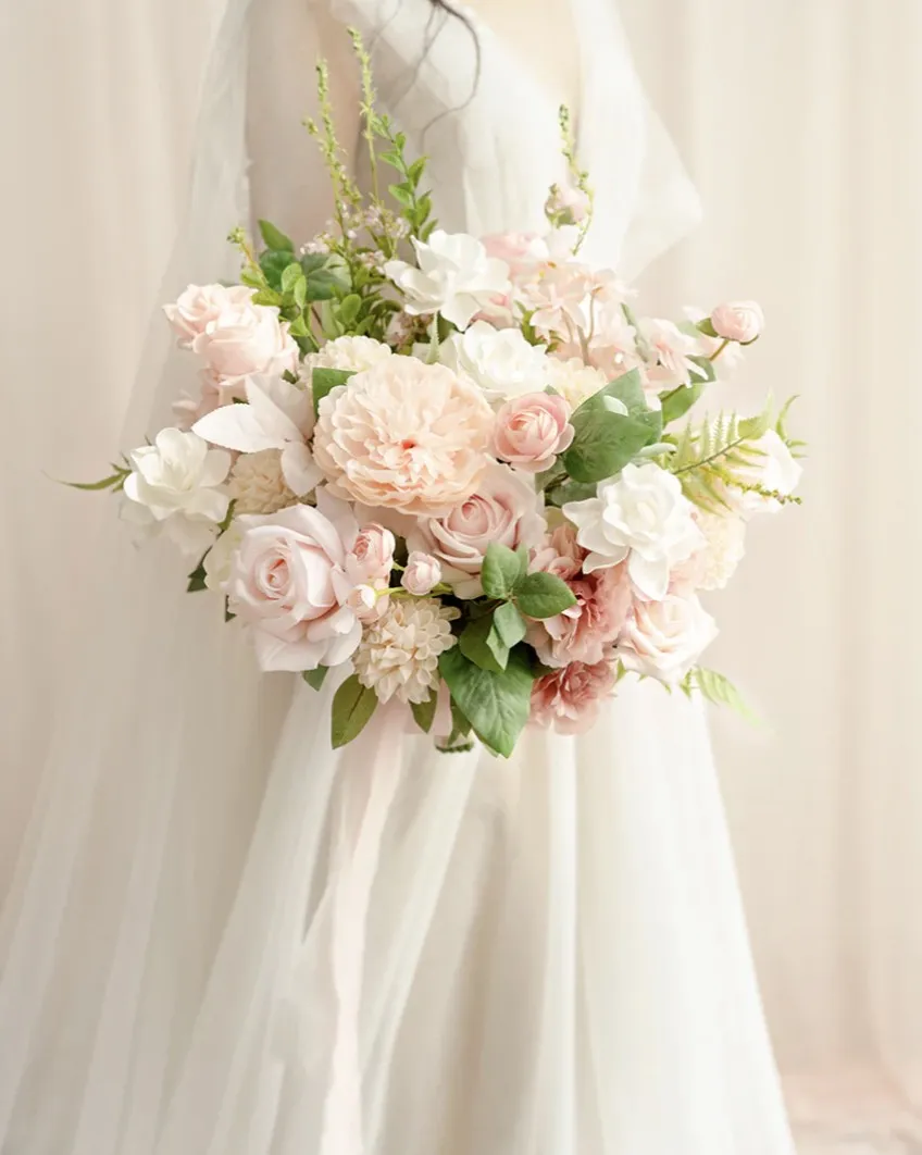 Bouquet de Whisper Bush