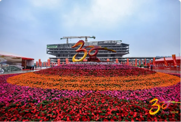 Hunan Youbang Garden Engineering Co., Ltd. Parabenizou calorosamente o Zoomlion por seu 30º aniversário!
