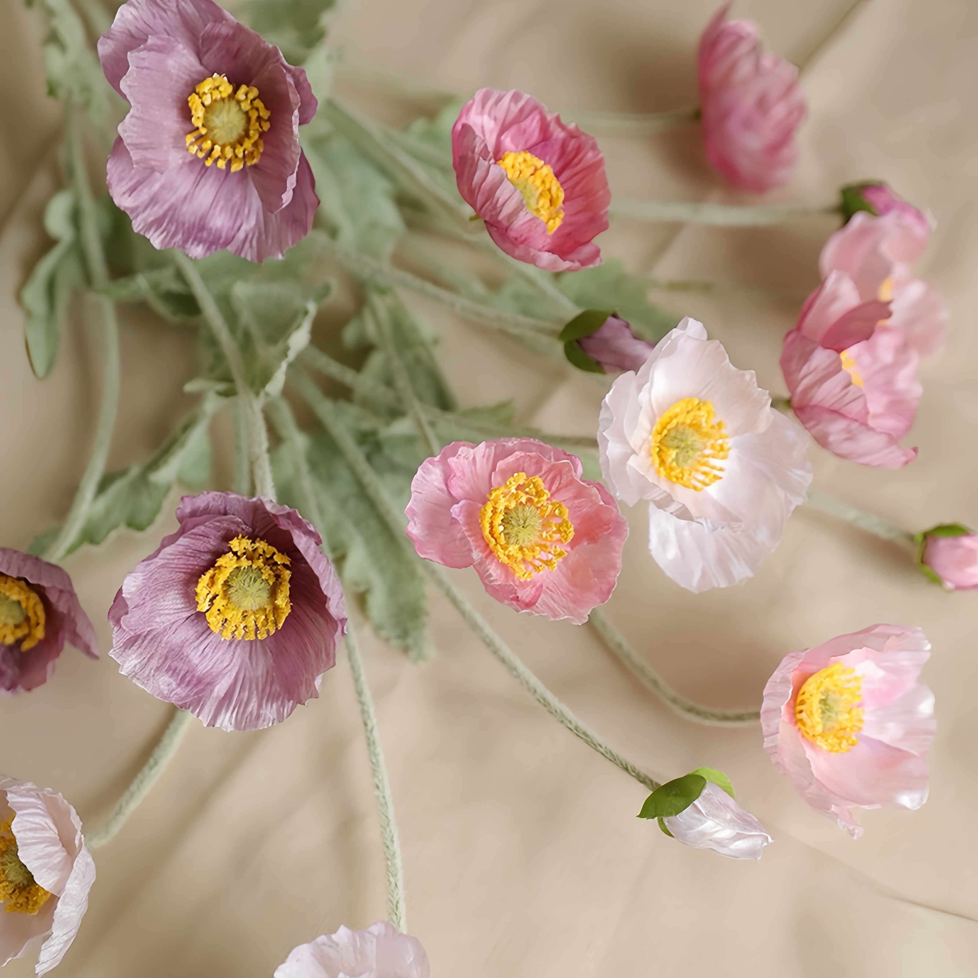 Arranjo de flores de papoula em Faux
