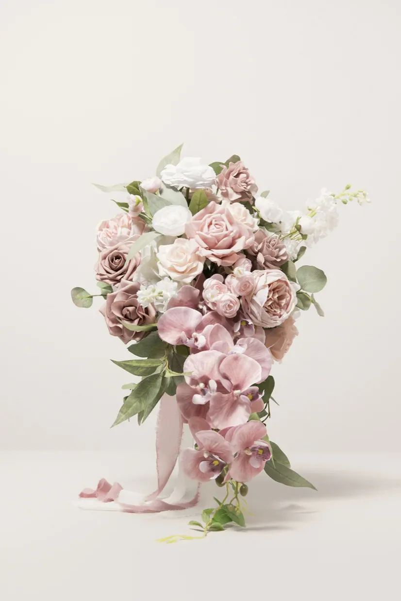 Bouquet de Whisper Bush